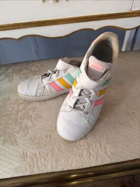 adidas White Low-Top Sneakers with Pink, Yellow & Mint Stripes size 7y